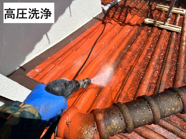 甲斐市　外壁塗装工事　屋根は高圧洗浄のみ